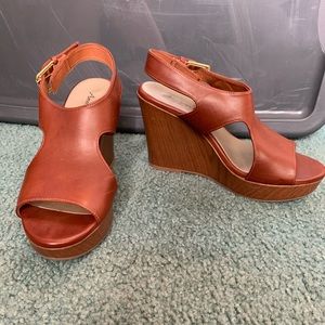 Brown American eagle wedges